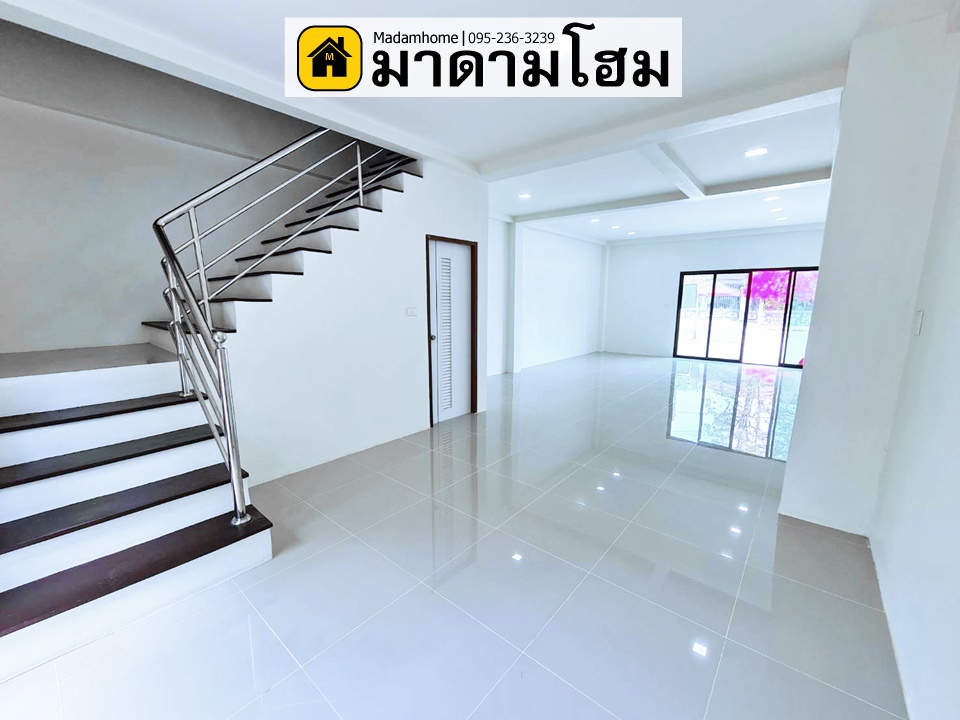 มาดามโฮม ขายอาคารพาณิชย์อยุธยา มือ 1  ที่ดินใหญ่สุด 49.9 ตารางวา ราคาเริ่มต้นล้านกว่าๆ